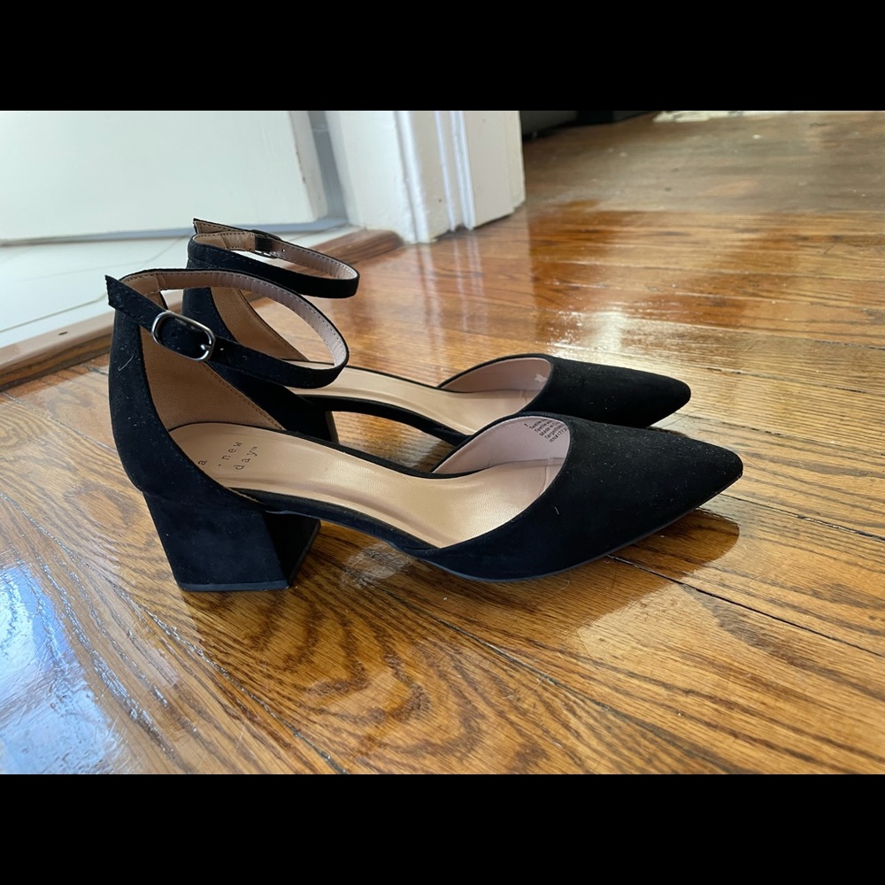 Flats with short heel